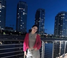 Elvira, 27, Stuttgart
