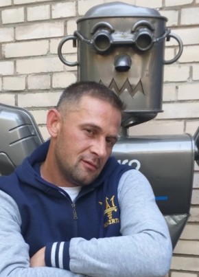 Александр из Луганска 44 года