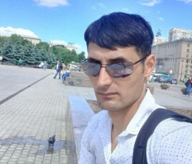 Bakha, 36, Amsterdam