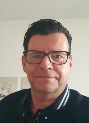 Nicolas , 52, République Française, Pau