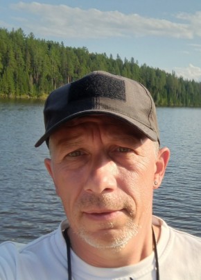 Максим из Санкт-Петербурга 49 лет