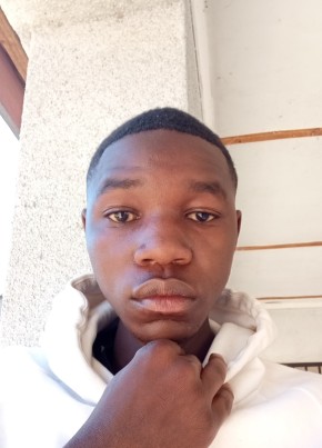 Tain из Harare 19 лет
