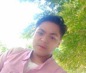 myo gyi, 22, Chauk