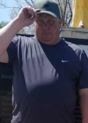 Дмитрий из Өскемена 43 года