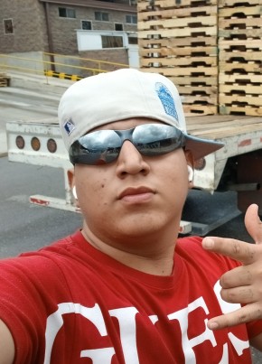 Yonathan из Saltillo 20 лет