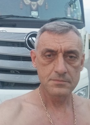 Александр из Старощербиновскаи 52 года