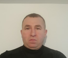 KOSTIN, 50, Brussels