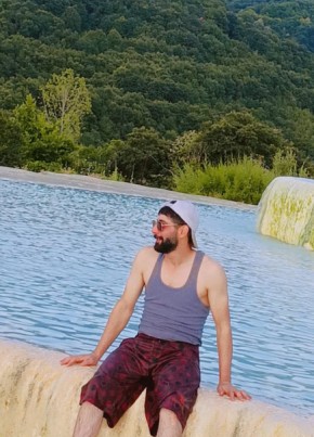 Mahmut из Washington D.C. 24 года