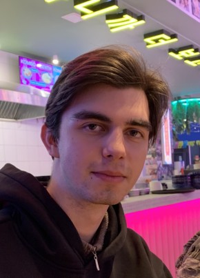 Алексей из Елабуги 20 лет