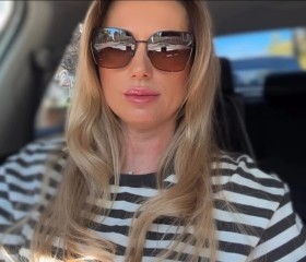 Nada, 35, Cairo