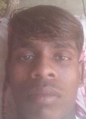Karan Kushawah g, 25, India, Agra