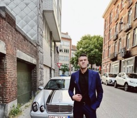 Іgor Іzlatey, 26, Brussels