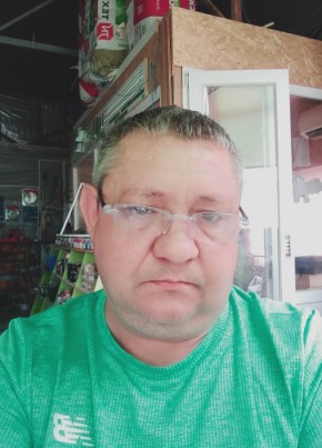 Максим из Севастополи 45 лет