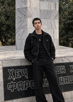 Боря из Душанбе 18 лет