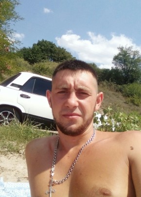 Толик, 28, Україна, Миколаїв