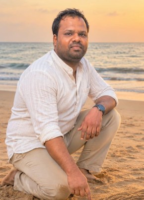 Dr L Kumar из New Delhi 42 года