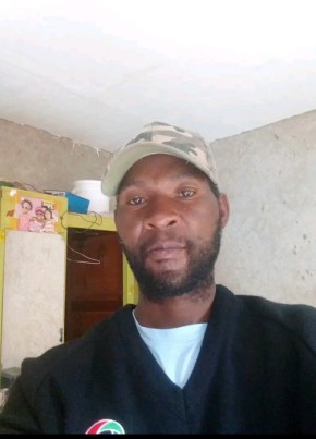 Hiecreeny Saka, 43, Malaŵi, Lilongwe
