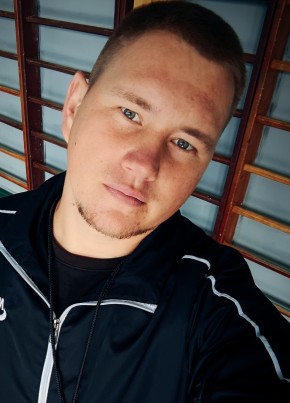 Дмитрий из Тюменцево 24 года