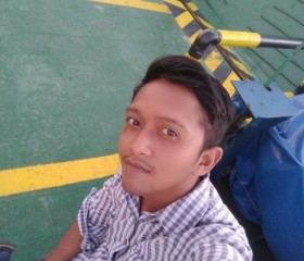 Nanda, 30, Banda Aceh