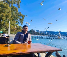 Rizo, 24, Sokhumi