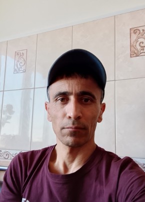 Равшан из Клина 44 года