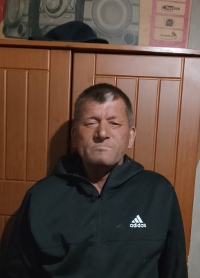 Виталий из Кормиловки 51 год