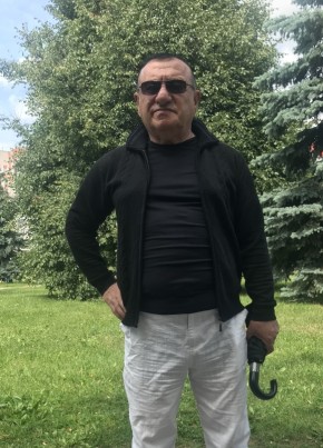 Лев, 45, Россия, Псков