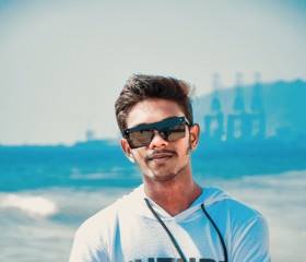 Chinnu, 20, Narasapur