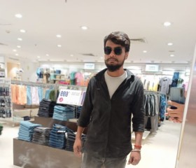 Sachin, 22, Delhi