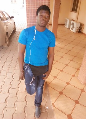 Yameogo, 25, Burkina Faso, Bobo-Dioulasso