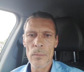 Anton, 53, Moscow