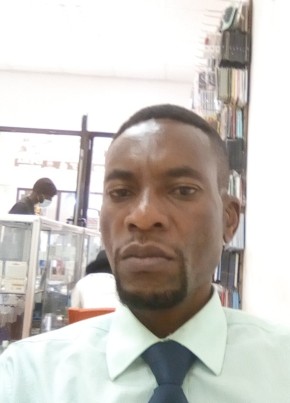 Samuel Mukanya, 49, République démocratique du Congo, Élisabethville