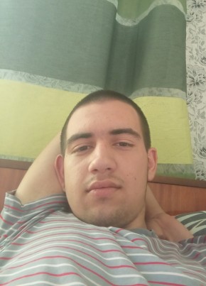 Даня из Верхнего Ландеха 18 лет
