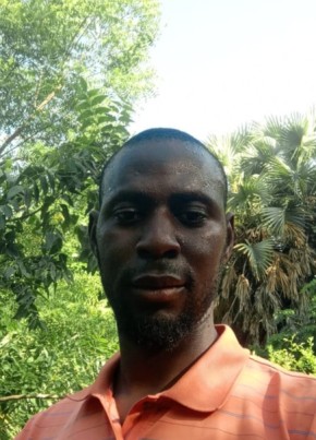 Abdoulaye je из Bamako 18 лет