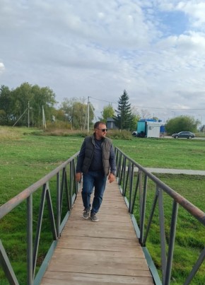 Виталий из Омска 46 лет