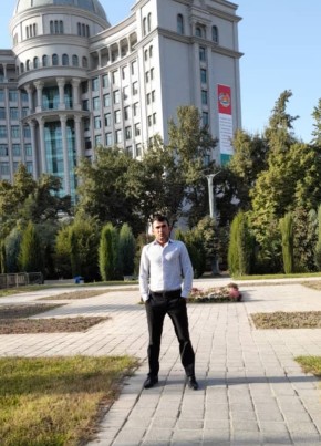 Nemat Sirochov, 21, Tajikistan, Khujand