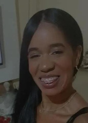 Gabriela из Santo Estêvão 39 лет
