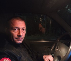Viktor, 44, Brussels