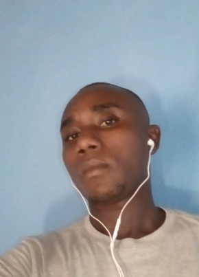 M abdul Conteh, 33, Sierra Leone, Freetown
