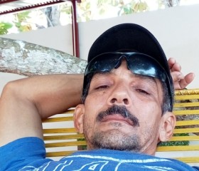 Juan, 42, Upata