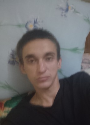 Максим из Черногорска 25 лет