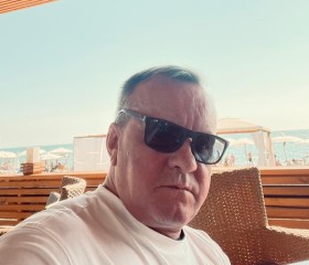 Oleg, 46, Moscow