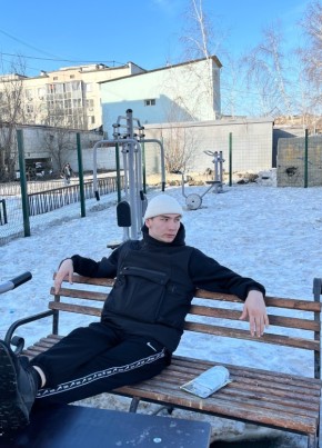 Денис из Якутска 21 год