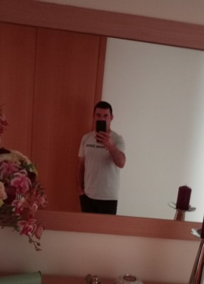 Joao из Guimarães 43 года