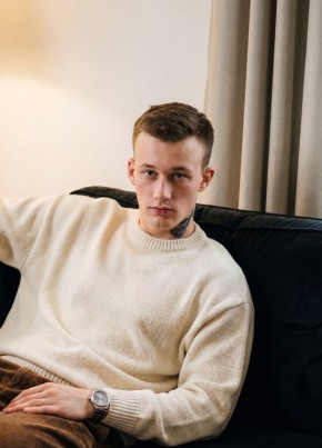 Denis из Батайска 22 года