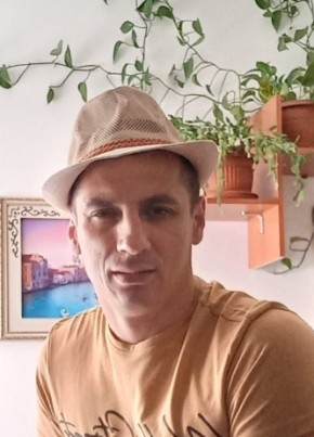 Jurgen Alex, 47, Türkiye Cumhuriyeti, İzmir