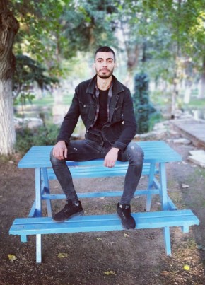 Sadık Can, 28, Türkiye Cumhuriyeti, Yarangüm