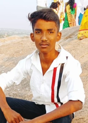 Akash, 18, India, Bangalore