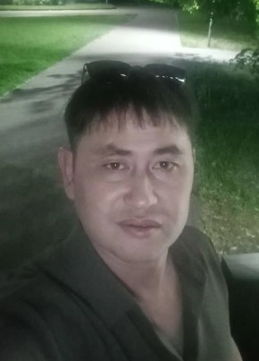 Юджин Дмитрий из Омска 40 лет