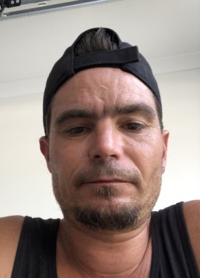 Lotsafun, 48, Australia, Brisbane